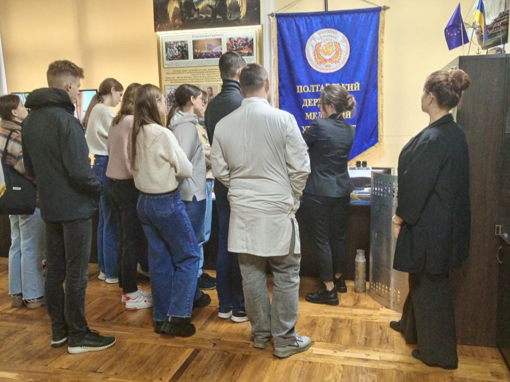 Екскурсія студентів до Народного музею історії університету