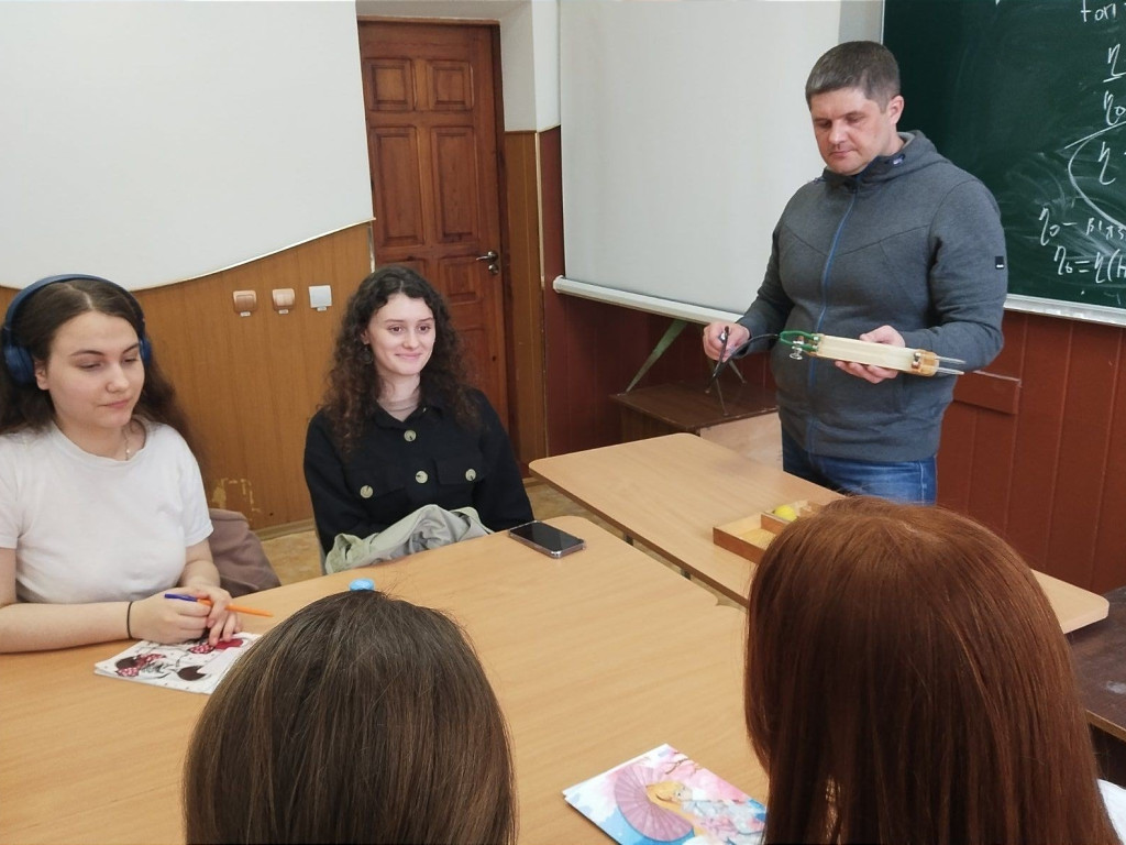 На базі кафедри фізики ПДМУ був організований освітній процес для учнів Наукового ліцею №3