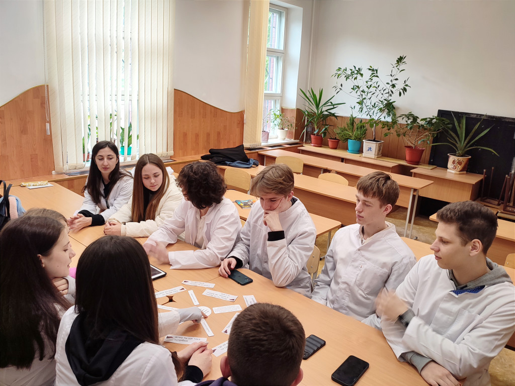 Виховна година зі студентами стоматологічного факультету присвячена ґендерно зумовленому насильству
