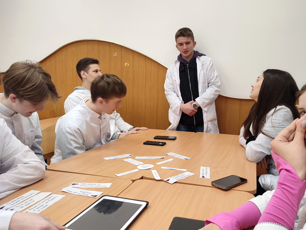 Виховна година зі студентами стоматологічного факультету присвячена ґендерно зумовленому насильству