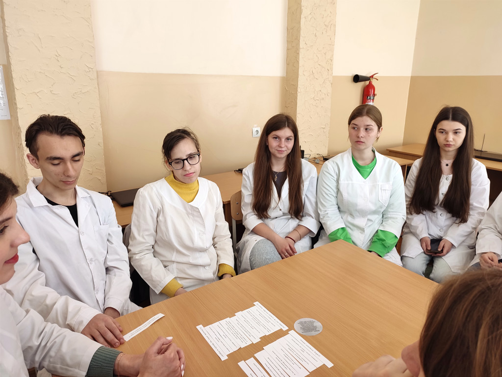 Виховна година зі студентами присвячену питанням тривожності та депресії під час війни